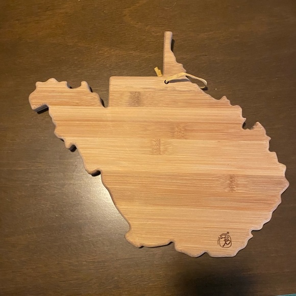 WV Bamboo Cutting board - Picture 3 of 5